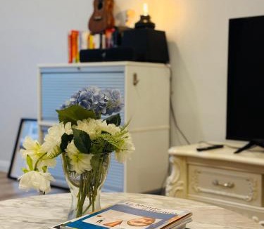 Mascot Apartment | Mascot Spacious 3B2B Apt near Airport with Parking