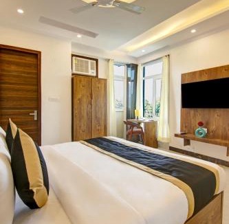Vaishali Hotel | Hotel The Emporio Grand 5 Mints walking from Vaishali Metro Station