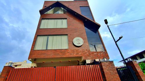 Dehradun House | The Plush Stays - Best Budget Luxury stay ISBT Dehradun