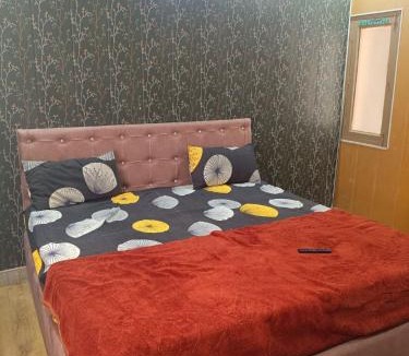 Vrindavan House | Shri Radha Rani guest house