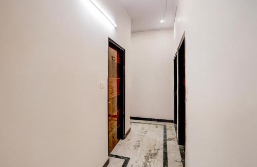 Kaushambi Hotel | Hotel O R.N. Residency 3