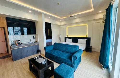 Gomti Nagar Hotel | Holyday Stay Inn