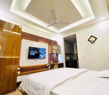 Greater Noida Apartment | Gr Noida Stay & BNB