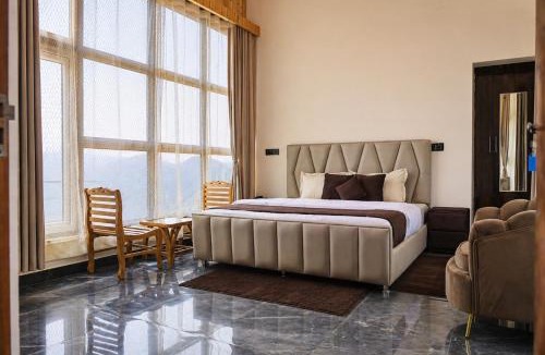 Tehri Range House | Hotel Amadeus
