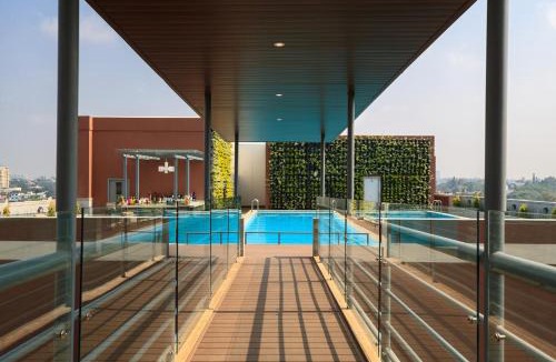 Gandhi Nagar Hotel | Renaissance Bengaluru Race Course Hotel