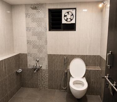 Ahmedabad Hotel | Hotel Skyhigh - Hotel Tushar