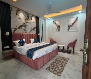 Gomti Nagar Hotel | Lucknow Courtyard