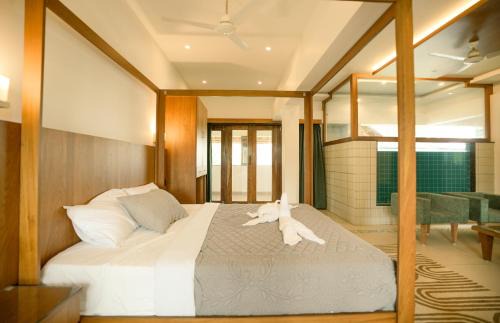 Vypin Hotel | 36 Palms- Sun and Sand