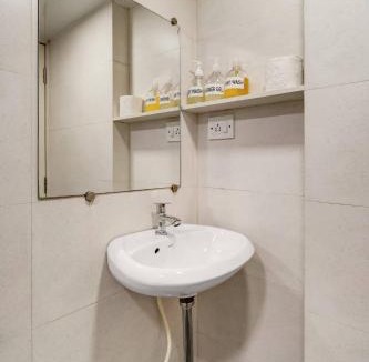 Pali Hill Apartment | Cleo: Cozy 1BHK in Khar near Bandra