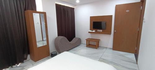 Surat Hotel | Hotel Infinity In