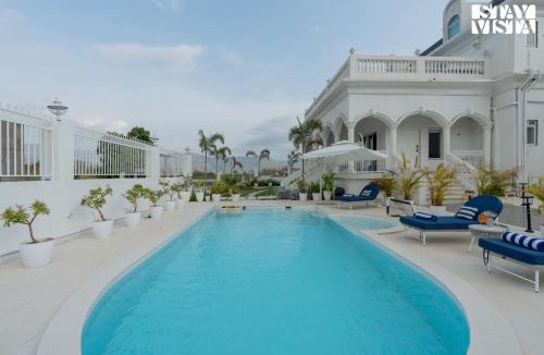 Karjat Villa | StayVista at Tara Villa with Pool and Jacuzzi