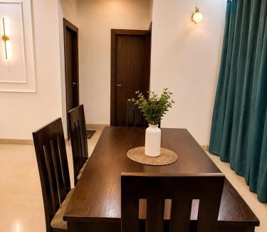 Taj Ganj Apartment | Premium Aura Stays A Peaceful 3BHK Family Retreat