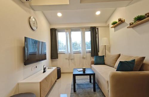 Khar Apartment | Lite Stays - Khar West