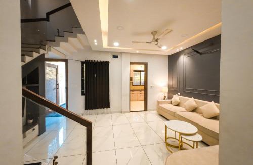 Indore Villa | Villa Vista - Luxury 3BHK Villa with Penthouse & Private Bathtub