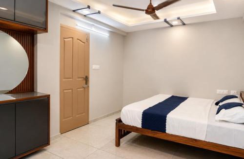 Aluva Hotel | AIDAN RESIDENCY - AC Premium Rooms