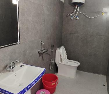 Sukha Hotel | Vybent hotel kainchi dham