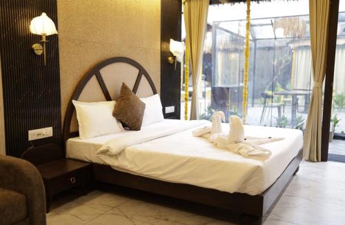 Sanwer Resort | Hide Away Villa By Vilaasitaa