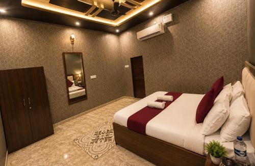 Ayodhya Hostel | Hotel R-A-M-A-N-S-H GRAND INN - Beside Ram Mandir Ayodhya 96,7000,2101