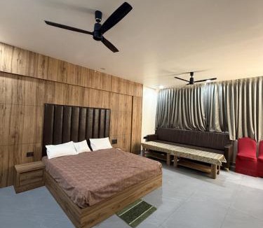 Siwan Hotel | Hotel RK Gharana Inn
