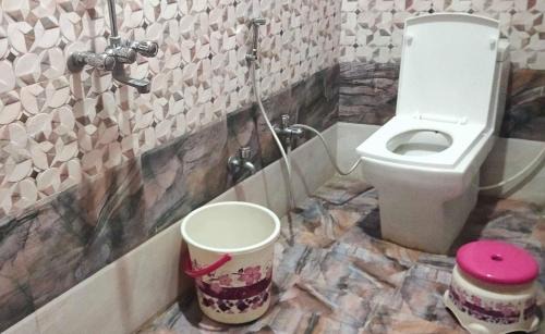Faizabad House | Hotel O Home Shree Narayana Homestay