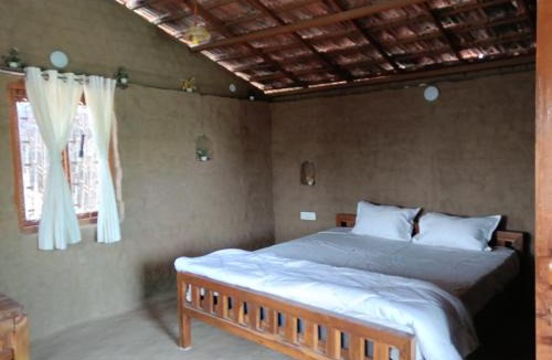 Kasrawad House | Ishika Homestay
