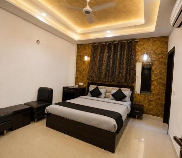 Taj Ganj Hotel | Hotel The Best Family Rooms- Near Taj - Fully AC - Hygiene Rooms - Affordable Stay