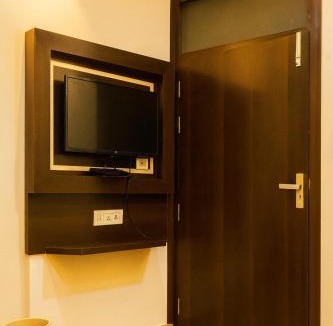 Taj Ganj Hotel | Hotel Urban Stay - By Silver Hospitality