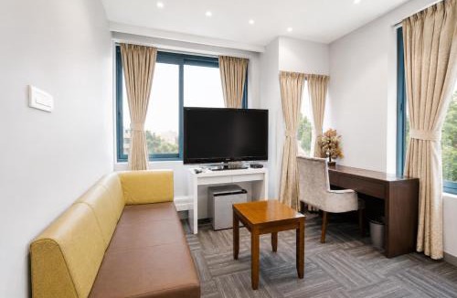 Anand Hotel | Viz Park Hotel - Business Hotel & Banquet, GIDC Anand