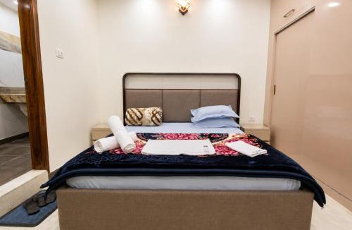 Dariyaganj Apartment | Homlee Parampara 4BHK-Central DEL-Lift-Parking