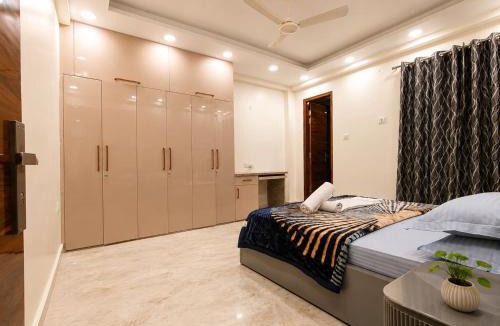 Dariyaganj Apartment | Homlee Parampara 4BHK-Central DEL-Lift-Parking