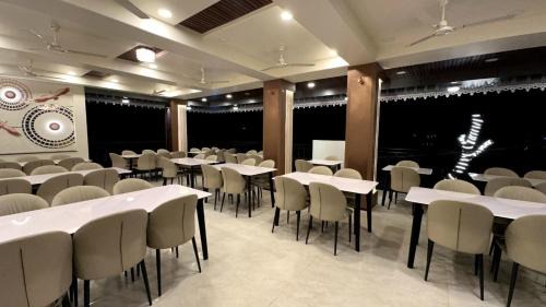 Hingana Hotel | Hotel Lotus Lake