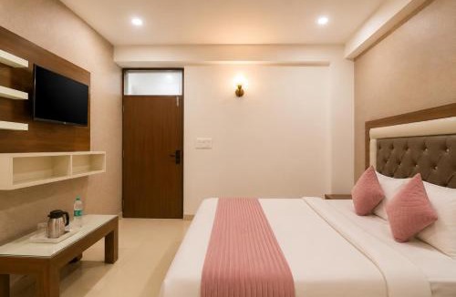 Vasundhara Hotel | Hotel Gold Ston Near Yashoda Hospital & Vaishali Metro