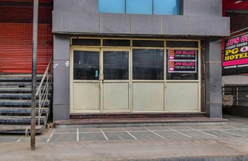 Pitampura Hotel | Super Hotel O D Plaza Near by Pitampura Metro Station