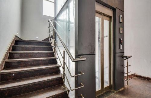Pitampura Hotel | Super Hotel O D Plaza Near by Pitampura Metro Station