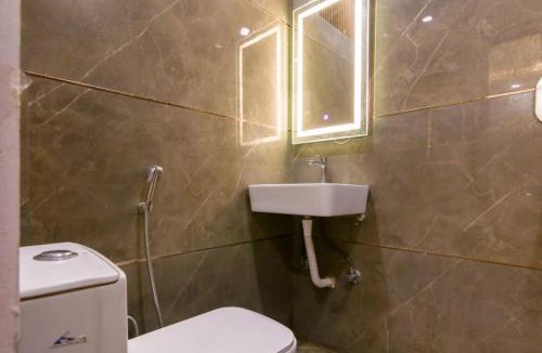 Paharganj House | Hotel Prince Castle 2 Mints Walking Distance From New Delhi Railway Station
