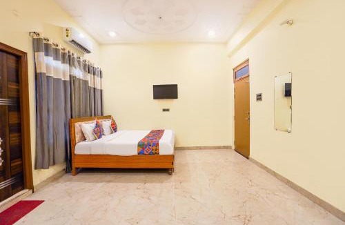 Faizabad Hotel | FabHotel The Yash Resort
