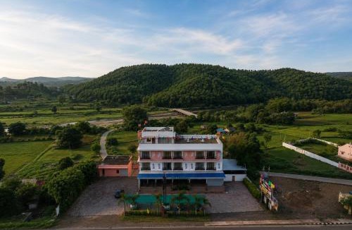 Ratanpur Hotel | Hotel White Lotus at Ratanpur border