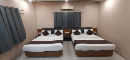 Dwarka Hotel | Hotel Purushottam