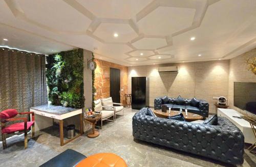 Chittaranjan Hotel | Hotel Royal Castle Grand