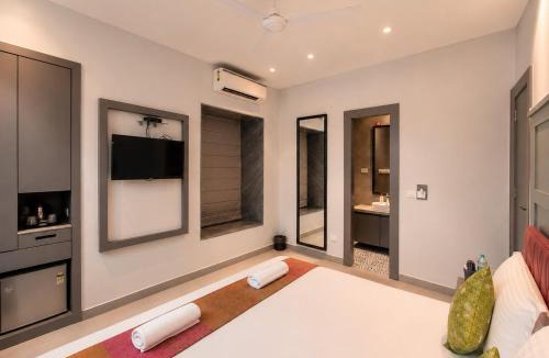 Sector 1 Hotel | The Bay Suites - Salt Lake