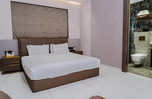 Amarnath Hotel | SVS Bhawan