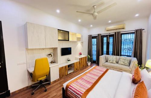 Safdarjung Enclave Hotel | The South Manor Residency Safdarjung Enclave