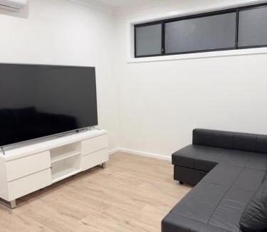 Menangle Park House | Grand Family Estate for 20 people in Macarthur