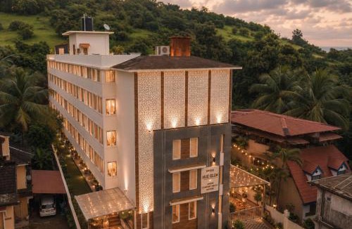Pilerne Industrial Estates Hotel | HUE GUH The Porto Candolim