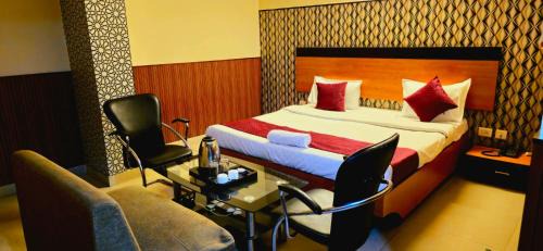 Indira Nagar Hotel | Hotel regal inn
