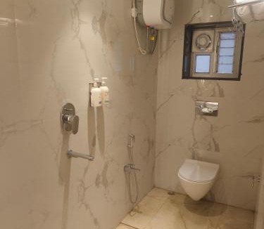Chinar Park Hotel | Hotel Teesta Stay, Kolkata