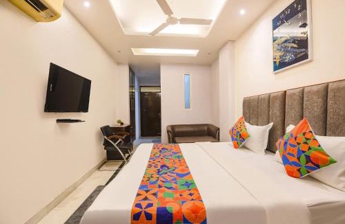 Jasola Hotel | FabHotel 82 Inn