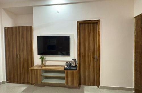 Noida Hotel | Mascot Residency Noida Sector 61