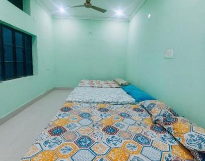 Deoghar Apartment | Anand Nivas Homestay 10 Mins from Mandir