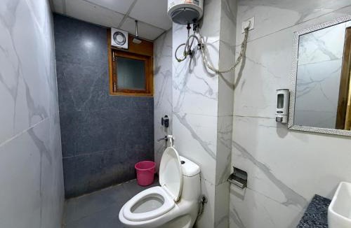 Noida Bed & Breakfast | Meera Eternity Couple Friendly By RESTIN